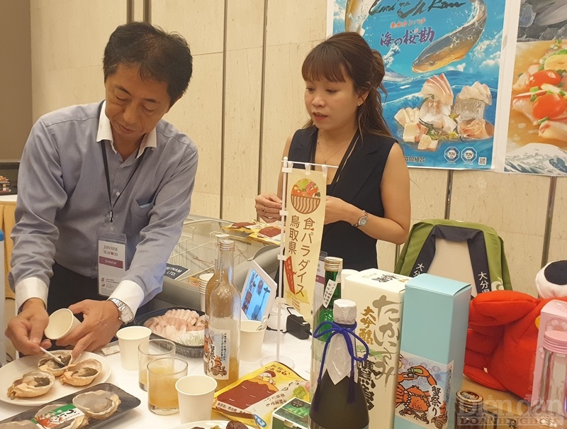 Doanh nghiệp Nhật Bản giới thiệu các món ăn đến các nhà bán lẻ thực phẩm Việt Nam