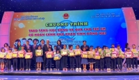 Dai-ich Life Việt Nam trao 200 suất học bổng tại tỉnh Đồng Nai