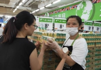 Lô sữa đậu nành của NutiFood vừa “lên kệ” siêu thị Walmart tại Trung Quốc