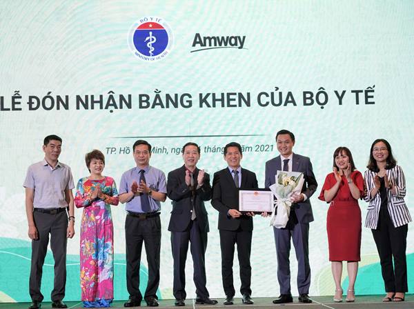 ngày 31/3, Amway VN vinh dự được Bộ Y Tế tặng bằng Khen 