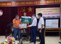 Qũy Phát triển Tài năng Việt tiếp năng lượng chop/lực lượng chống dịch Hà Tĩnh