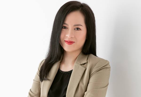 bà Trần Mai Hương vào vị trí tân Giám Đốc Schneider Electric IT Việt Nam.