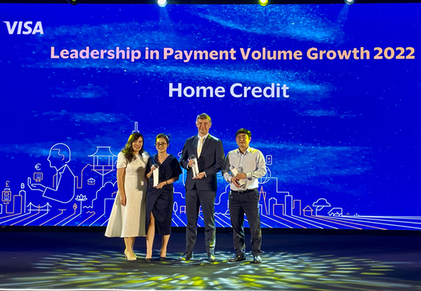 Home Credit Việt Nam tiếp tục giành vị trí Đối tác dẫn đầu về tăng trưởng doanh số thanh toán của giải thưởng Visa 2022. 