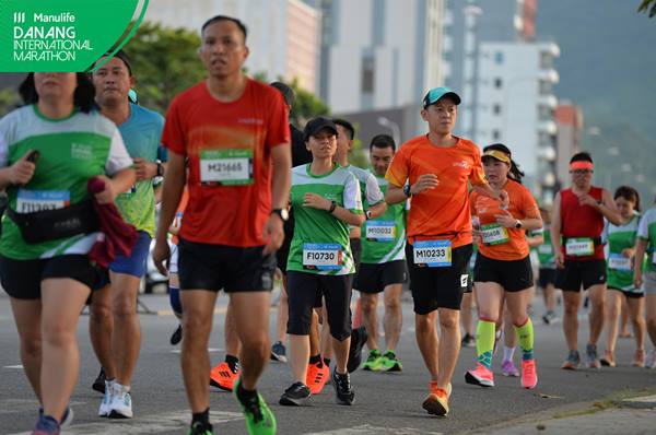 Các VĐV tham ra chạy Marathon quốc tế Đà Nẵng Manulife 2023