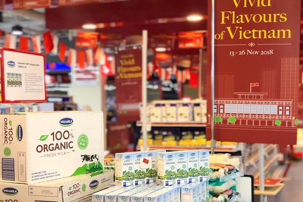 Sản phẩm sữa tươi Organic của Vinamilk tại chương trình giới thiệu các sản phẩm Việt Nam đến người tiêu dùng Singapore vào năm 2018.