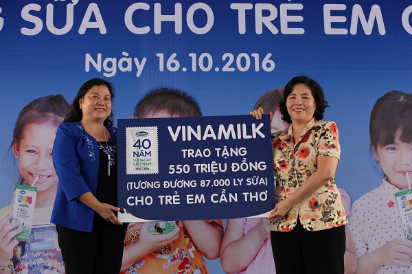 Trong hành trình 12 năm Vinamilk và Quỹ sữa Vươn Cao Việt Nam đã trao tặng 35 triệu ly sữa cho 441 ngàn trẻ em khó khăn trên khắp Việt Nam.