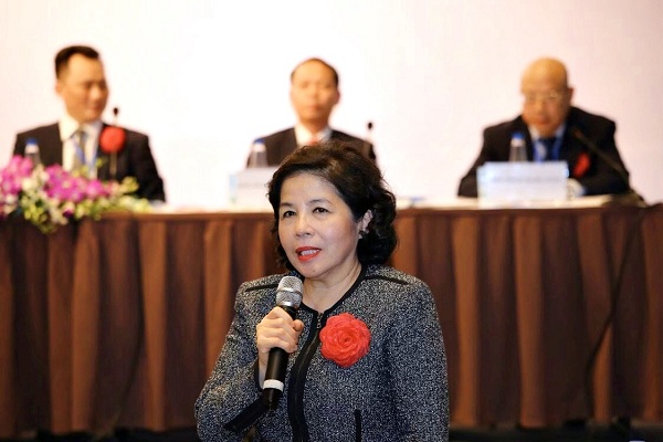 Bà Mai Kiều Liên, Chủ tịch HĐQT GTN đang trả lời các câu hỏi của cổ đông đưa ra trong Đại hội cổ đông diễn ra sáng 15/02/2020.