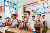 Sữa học đường đem cơ hội được uống sữa cho trẻ em miền núi tỉnh Quảng Ngãi