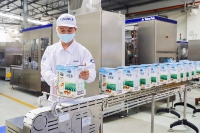 Tin vui đầu năm cho ngành sữa Việt Nam: Vinamilk xuất khẩu lô hàng lớn sữa hạt và sữa đặc đi Trung Quốc