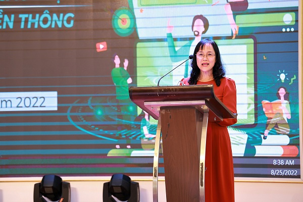 Bà Nguyễn Thị Minh Tâm – Giám đốc chi nhánh Vinamilk Hà Nội chia sẻ tại buổi khai giảng khóa tập huấn.