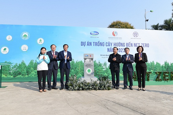 Trụ đá biểu tượng của dự án cũng được chính thức ra mắt trong sự kiện trồng cây hướng đến Net Zero tại Mê Linh, Hà Nội.