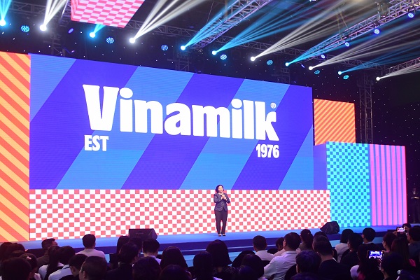 Logo mới của Vinamilk tạo nên “cơn sốt” trên mạng xã hội ngay sau khi ra mắt. Nguồn: Vinamilk