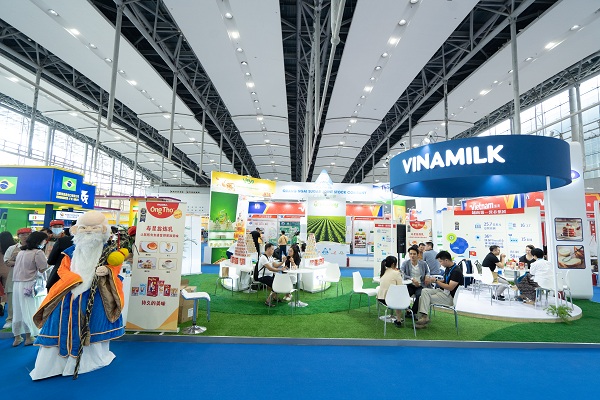 Vinamilk tham gia Hội chợ quốc tế các doanh nghiệp vừa và nhỏ (CISMEF) lần thứ 18 diễn ra tại Quảng Châu, Trung Quốc.