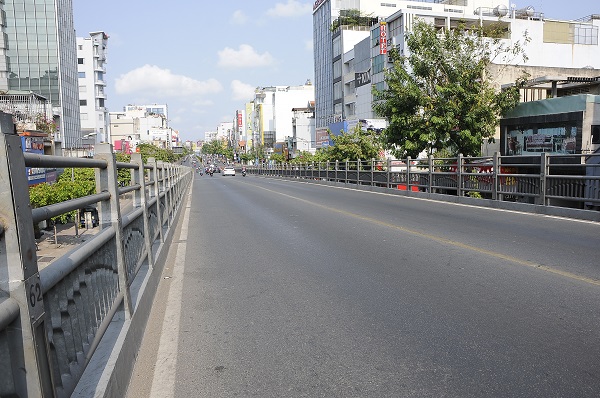 Đường Cộng Hòa, Quận Tân Bình, TP. HCM (ảnh chụp từ cầu vượt Hoàng Hoa Thám).