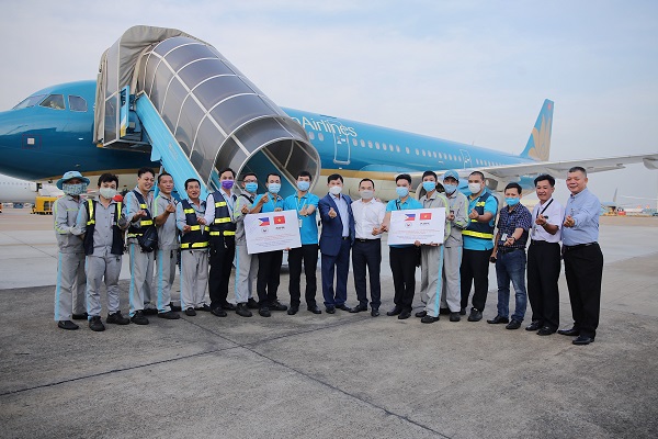 IPPG đã thuê nguyên chuyến bay của Vietnam Airlines để chuyên chở thiết bị Y tế tặng nhân dân Philippines chống dịch COVID-19.