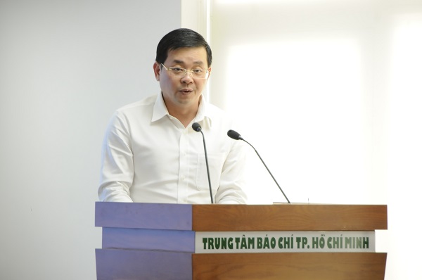 Ông Nguyễn Toàn Thắng - Giám đốc Sở Tài nguyên và Môi trường TP. HCM phát biểu tại buổi lễ trao Giấy chứng nhận.