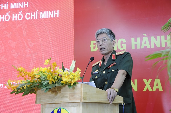 Thiếu tướng Trần Đình Hạng - Phó Chủ tịch Hội CCB TP. HCM phát biểu chỉ đạo Đại hội.