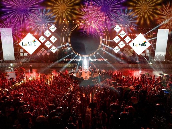Phối cảnh sân khấu ấn tượng của Đêm đại nhạc hội Chào xuân 2021 do Trần Anh Group tổ chức.
