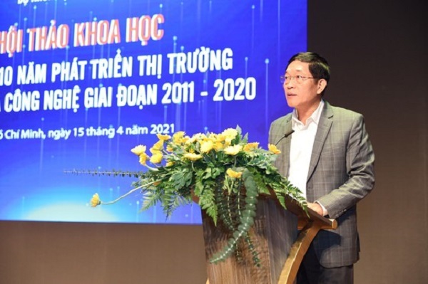 Thứ trưởng Bộ KH-CN Trần Văn Tùng cho rằng, cần phải đưa dịch vụ công nghệ lên sàn chứng khoán, mua bán ở các sàn giao dịch công nghệ.