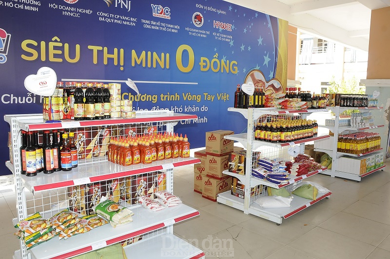 Chuỗi siêu thị ý nghĩa này do công ty CP Vàng Bạc Đá Quý Phú Nhuận (PNJ) phối hợp với Sở Công thương TP.HCM, Hiệp hội Doanh nghiệp hàng Việt Nam chất lượng cao, Trung tân hỗ trợ Thanh niên Công nhân TP.HCM cùng sự chung tay của nhiều doanh nghiệp trên địa bàn TP.HCM.