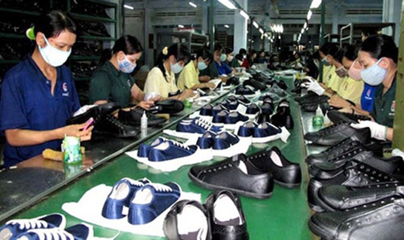 Các doanh nghiệp sử dụng nhiều lao động như ngành da giày đang gặp rất nhiều khó khăn trong việc đóng BHXH cho người lao động.
