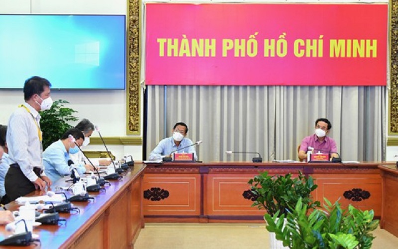 Lãnh đạo TP.HCM lắng nghe các chuyên gia kinh tế, y tế góp ý về kế hoạch phòng, chống dịch và mở cửa kinh tế sau ngày 15/9 - Ảnh: Việt Dũng.