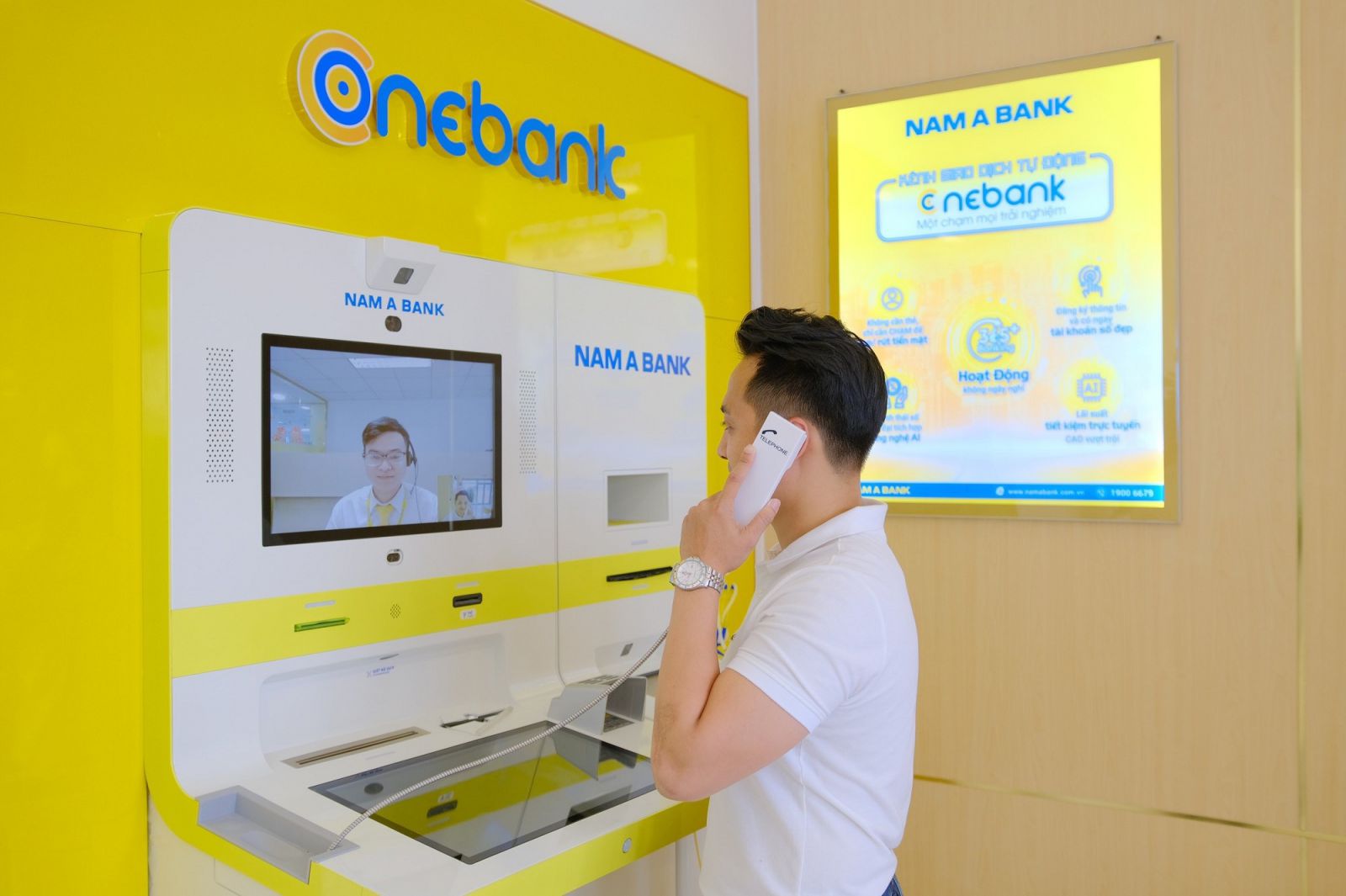 Ngoài thực hiện các giao dịch ngân hàng, Hệ sinh thái số ONEBANK còn giúp KH trải nghiệm nhiều tiện ích tiêu dùng thông minh. 