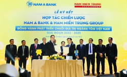 Nam A Bank hợp tác với Nam Miền Trung Group phát triển chuỗi  giá trị ngành Tôm Việt