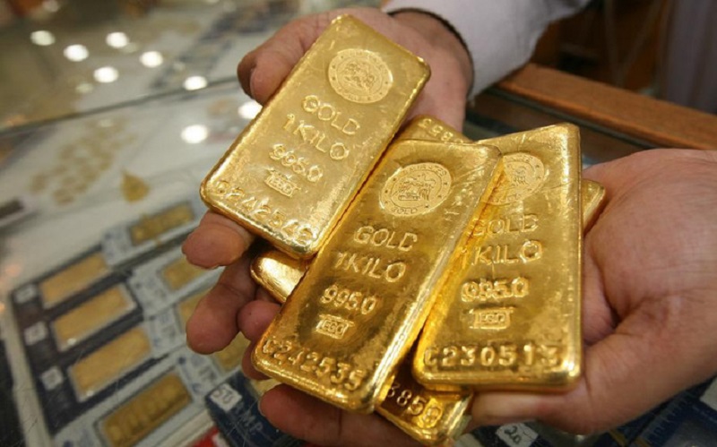 giá vàng thế giới giảm mạnh trong khi giá trong nước chỉ giảm nhỏ giọt nên mỗi lượng vàng SJC vẩn tiếp tục cao hơn thế giới 16,3 triệu đồng.