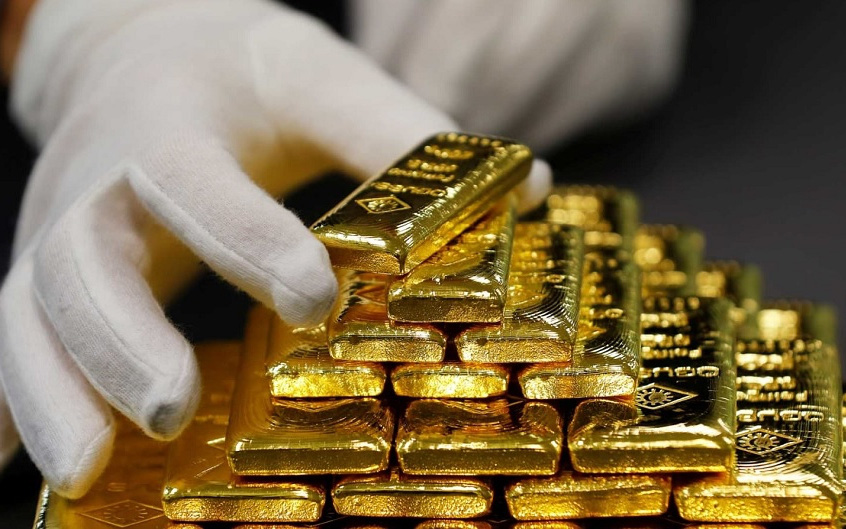 Do chịu áp lực mạnh mẽ của chỉ số US Dollar Index cao hơn và giá dầu thô giảm, khiến giá vàng thế giới “lao dốc”, kéo theo giá vàng trong nước tuột khỏi ngưỡng 70 triệu đồng/lượng.