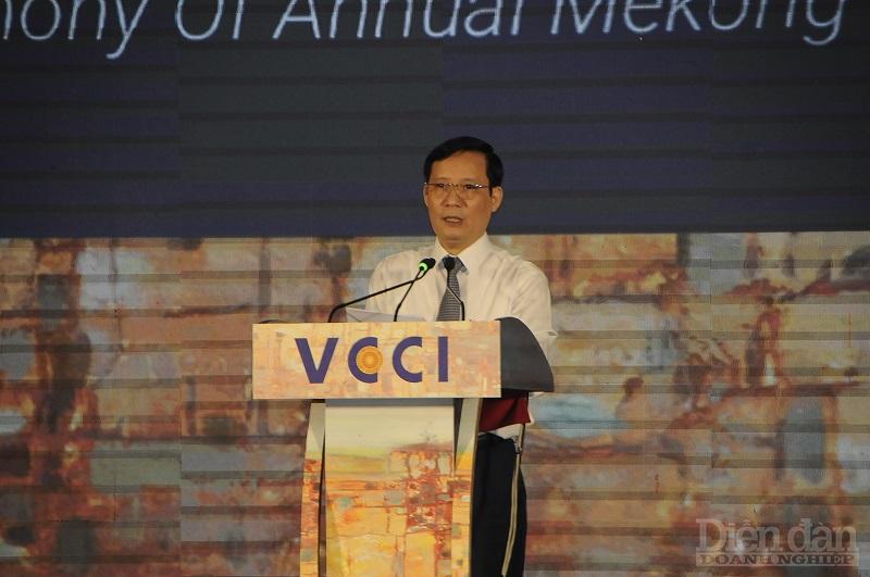 Chủ tịch Liên đoàn Thương mại và Công nghiệp Việt Nam (VCCI) Phạm Tấn Công tại Lễ công bố - Ảnh: Đình Đại.