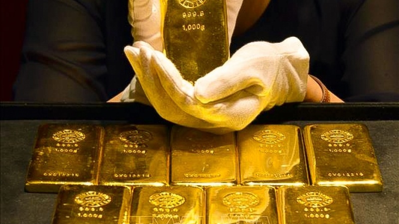 Dồng USD vọt tăng khi Mỹ công bố dữ liệu lạm phát tháng 8 cao hơn mức dự báo, khiến thị trường vàng thế giới bị nhấn chìm và rơi khỏi mốt 1.700 USD/ounce.