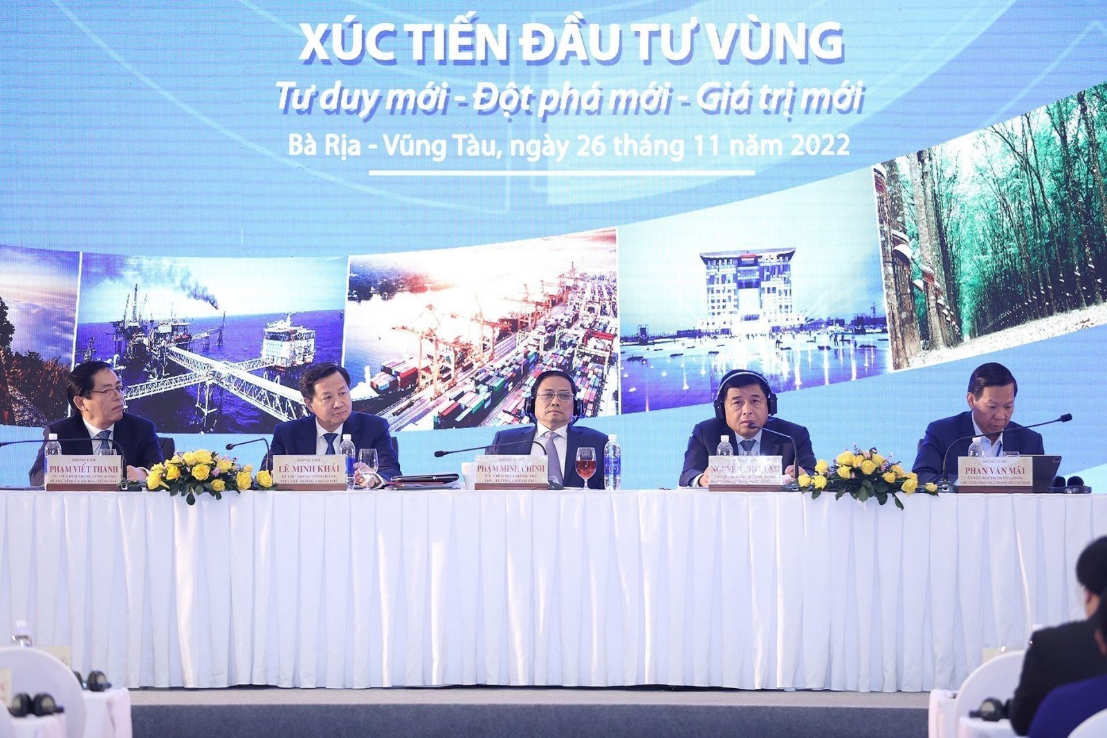 Thủ tướng Chính phủ Phạm Minh Chính chủ trì hội nghị- Ảnh: TTXVN.