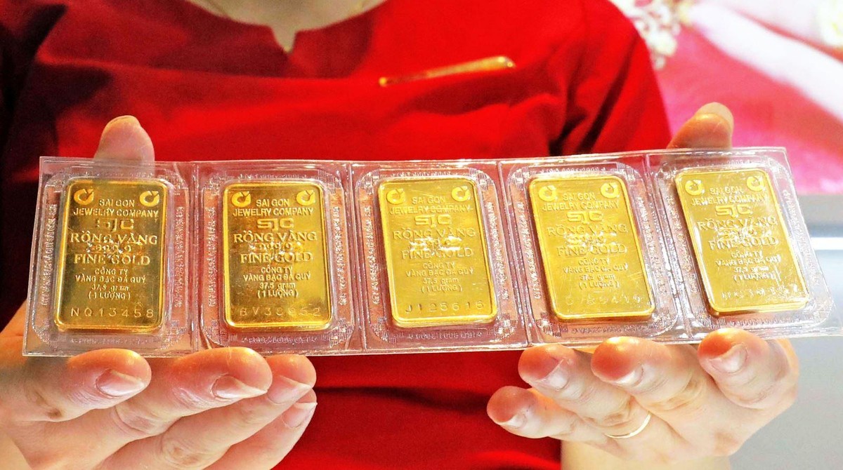 Mặc dù giá vàng thế giới giảm, nhưng vàng SJC trong nước vẫn 