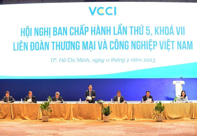 Chủ tịch VCCI Phạm Tấn Công và các Phó chủ tịch điều hành Hội nghị - Ảnh: QUỐC TUẤN.hành Hội nghị
