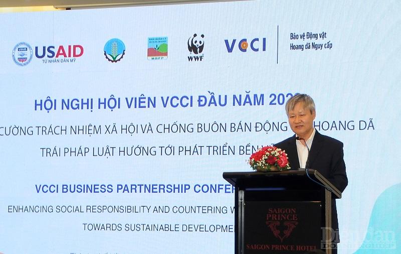 Phó chủ tịch VCCI Võ Tân Thành đánh giá, năm 2023, ngoài khó khăn về xuất khẩu, thị trường tài chính, tiền tệ, bất động sản, chứng khoán…cũng bộc lộ nhiều khó khăn mới - Ảnh: Đình Đại.