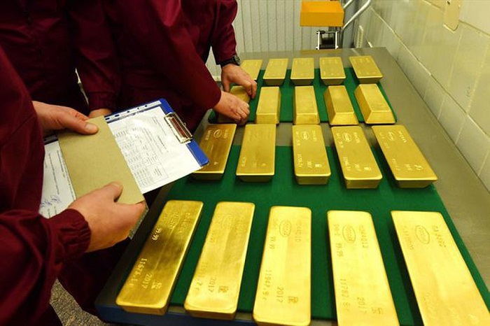 Chuyên gia dự báo giá vàng có thể kiểm tra lại ngưỡng 1.800 USD/ounce.