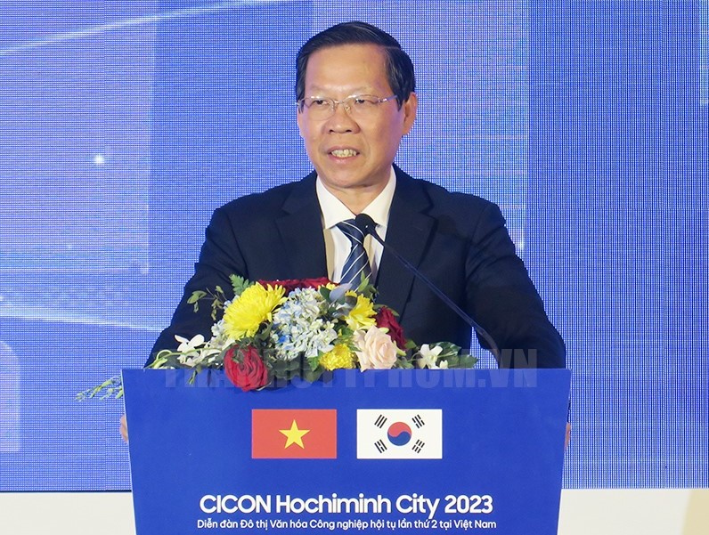 Chủ tịch UBND TPHCM Phan Văn Mãi phát biểu tại Diễn đàn - Ảnh: THANHUYTPHCM.VN.