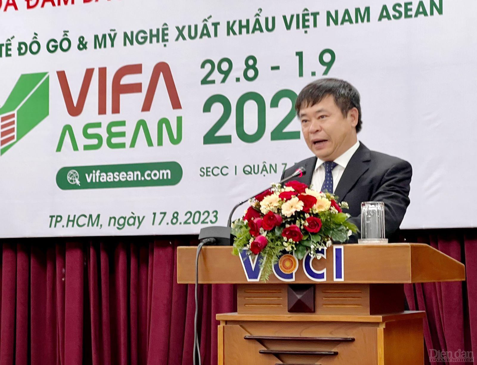 Giám đốc VCCI HCM Trần Ngọc Liêm phát biểu tại buổi tọa đàm.