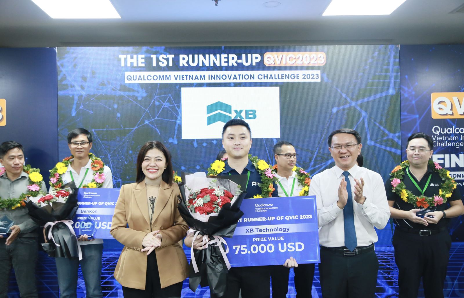 giải Nhỉ của cuộc thi, với trị giá 75.000 USD được trao cho Công ty TNHH Công nghệ XB, một startup giao hàng bằng máy bay không người lái dựa trên kết nối di động.