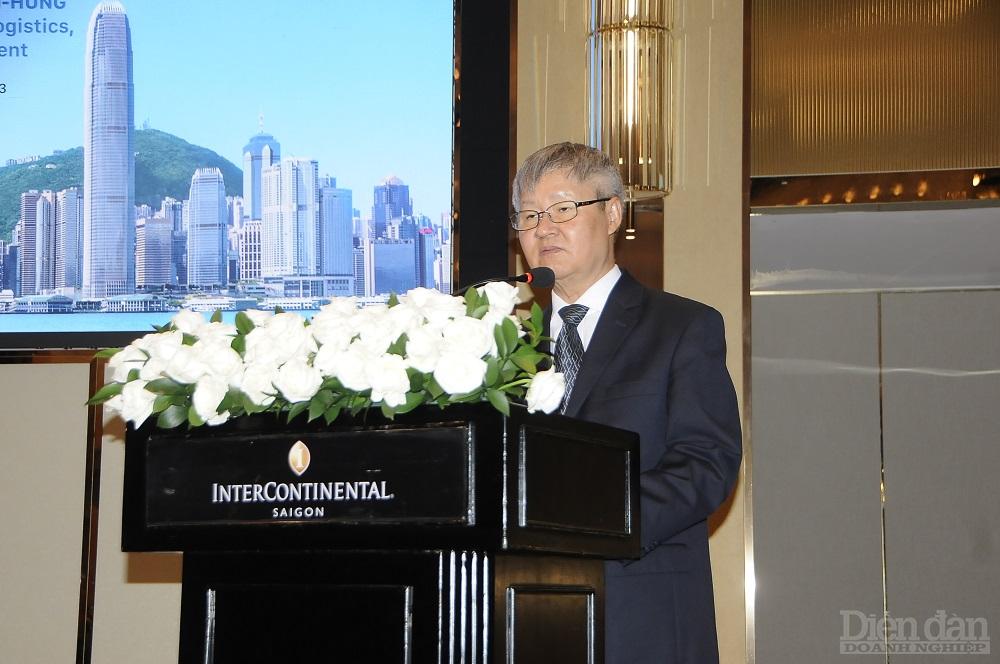 Phó chủ tịch VCCI Võ Tân Thành phát biểu tại sự kiện - Ảnh: Đình Đại.