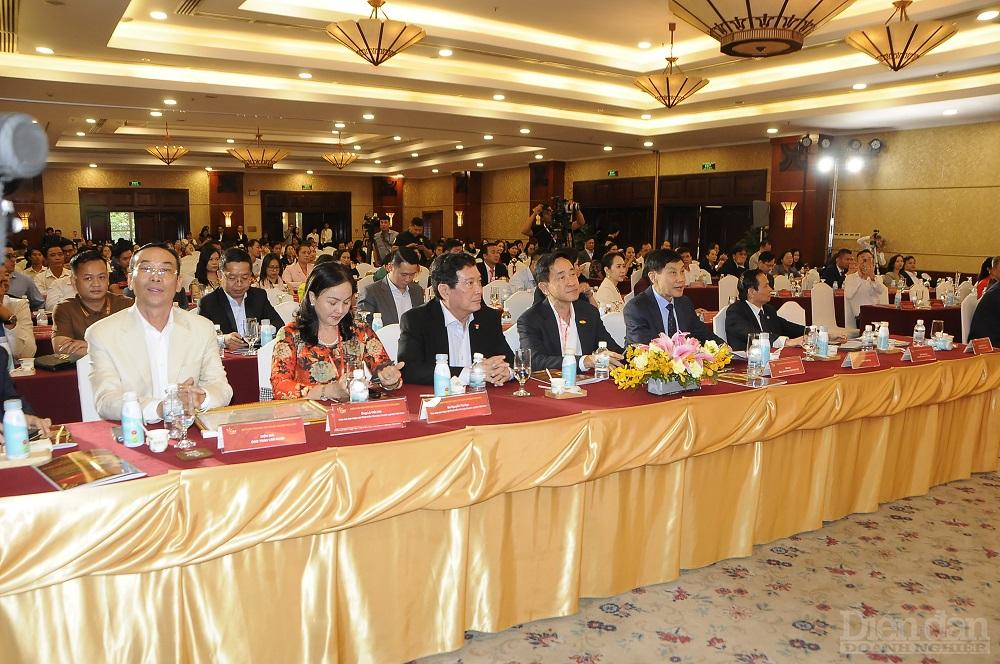 Các đại biểu và doanh nghiệp tham dự Diễn đàn 