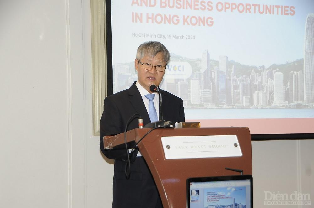 Phó chủ tịch VCCI Võ Tân Thành phát biểu tại Buổi giao lưu 