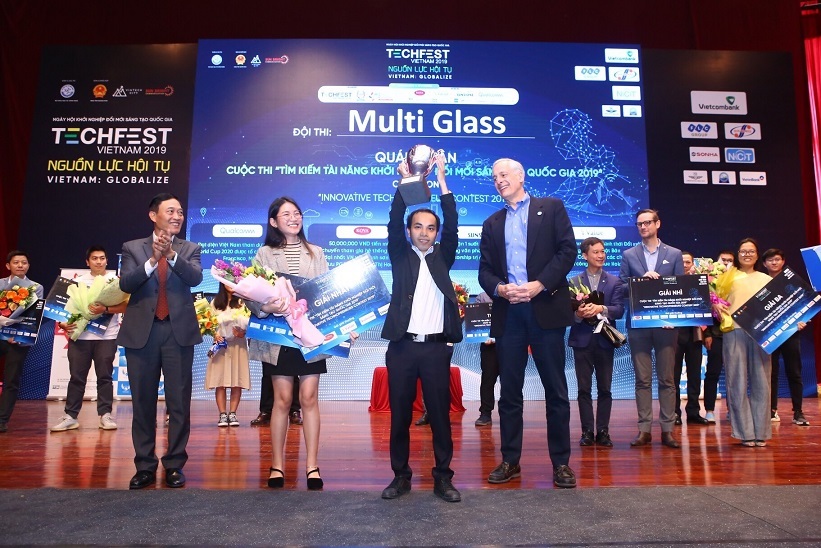 MultiGlassp/nhận giải quán quân cuộc thi khởi nghiệp đổi mới sáng tạo quốc gia 2019.