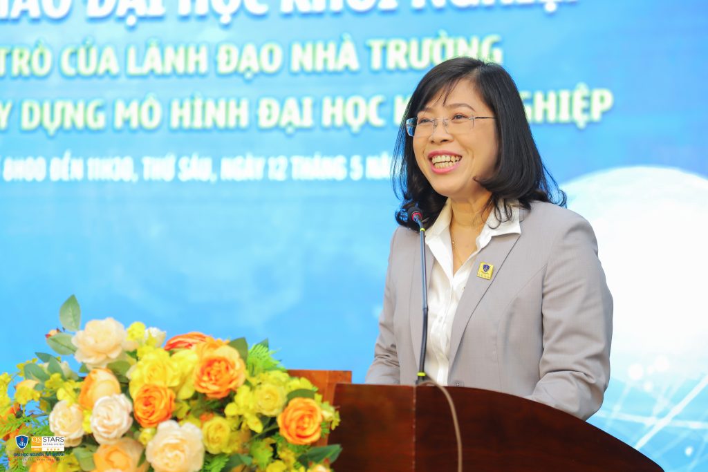 TS. Trần Ái Cầm – Hiệu trưởng Trường ĐH Nguyễn Tất Thành phát biểu khai mạc hội thảo