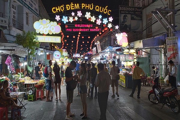 Tạm dừng hoạt động chợ đêm Phú Quốc, các điểm karaoke, massage