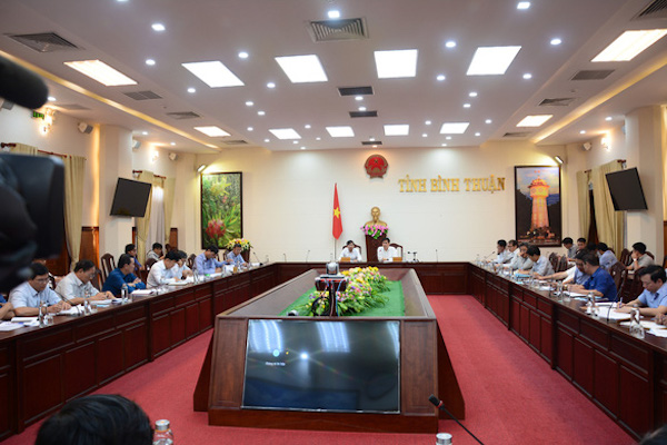 Liên quan tới những tồn tại tại dự án nêu trên, ngày 4/3/2021, ông Lê Tuấn Phong - Chủ tịch UBND tỉnh Bình Thuận, yêu cầu Sở TNMT, Sở NN-PTNT phối hợp cùng các huyện có 2 dự án cao tốc đi qua phải khẩn trương cùng Ban 7 và ban Thăng Long hoàn chỉnh việc giải phóng mặt bằng. 