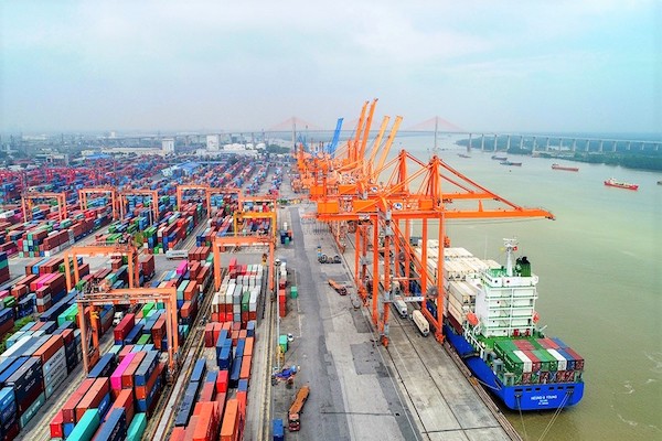 Cảng Hiệp Phước (TCHP) là thành viên của Tổng Công ty Cảng Sài Gòn (SNP) được thành lập năm 2010, thuộc nhóm cảng biển số 5 đã được Thủ tướng chính phủ phê duyệt.