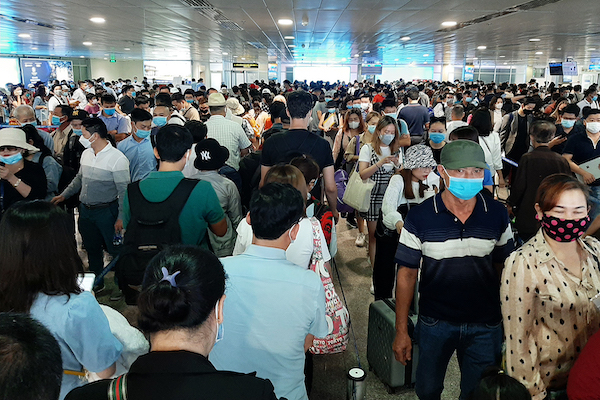 Hình ảnh tắc nghẽn tại sân bay Tân Sơn Nhất trong những ngày vừa qua