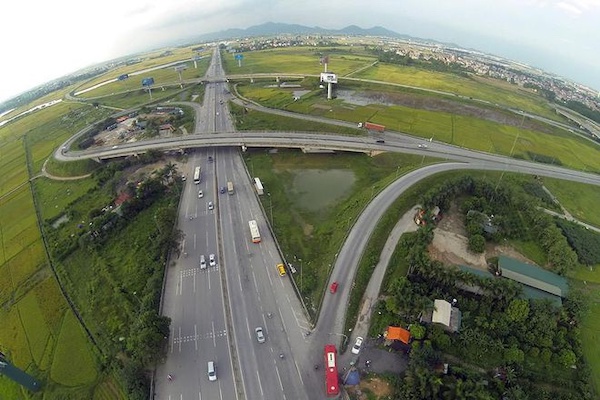 Chính phủ đã đồng ý, giao UBND tỉnh Bình Phước là cơ quan có thẩm quyền để triển khai đầu tư xây dựng dự án đường bộ cao tốc TP.HCM - Thủ Dầu Một - Chơn Thành theo hình thức đối tác công tư (PPP).